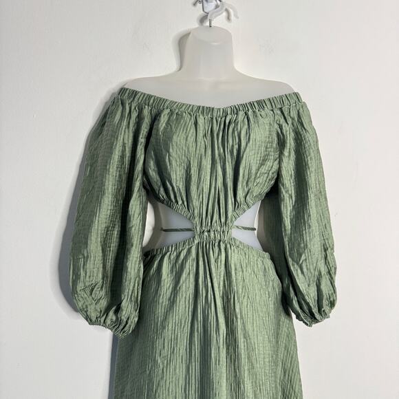 ASTR the Label Revolve Cassian Dress Womens‎ XS Green Midi Cut Out Off Shoulder - Picture 7 of 12
